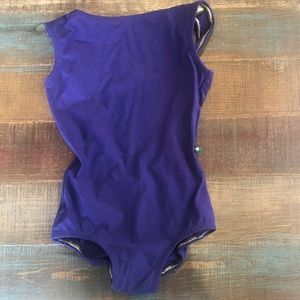 Lucky Leo - Poshmark